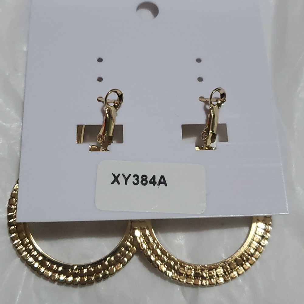 Earrings - Picture 2 of 3